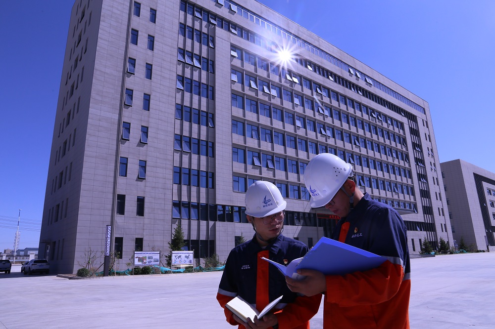 专精特新化工工业孵化基地B区生产治理大楼 - 党群事情 - 专题专栏